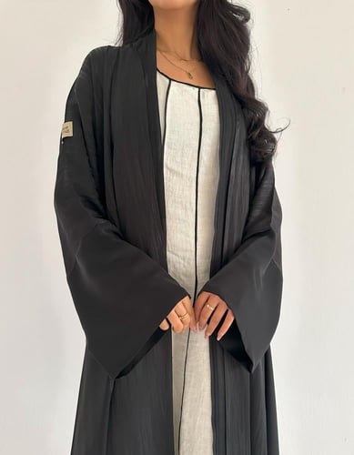 حرير مخطط مع كريب ناعم كلوش كسرة فالخلف