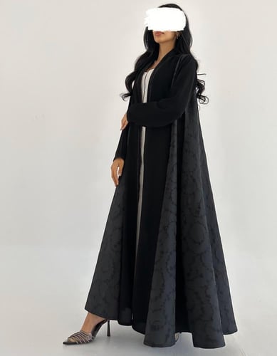 كريب ملكي مع جوانب تفته واطراف كلوش