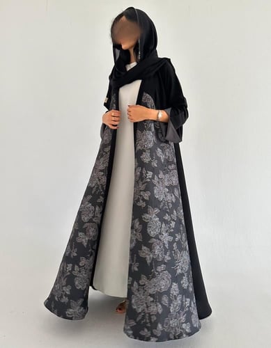 كريب ملكي مع تفته رمادي كلوش