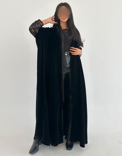 مخمل اسود اكمام دانتيل ربع بشت