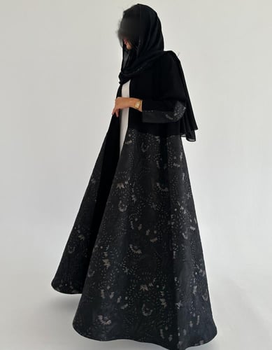 كريب اسود مع تفته جاكار نص كلوش