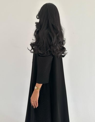 كريب ملكي مع جوانب وأكمام بلمعة