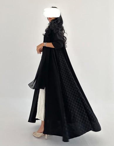 كريب ملكي مع جوانب مطرزه عملية كلوش