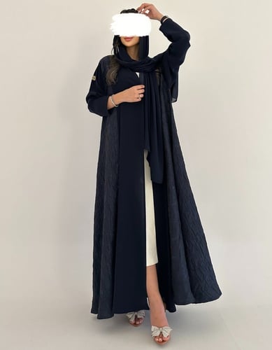 كريب كحلي خفيف مع تفته جاكار بلمعه خفيفة كلوش