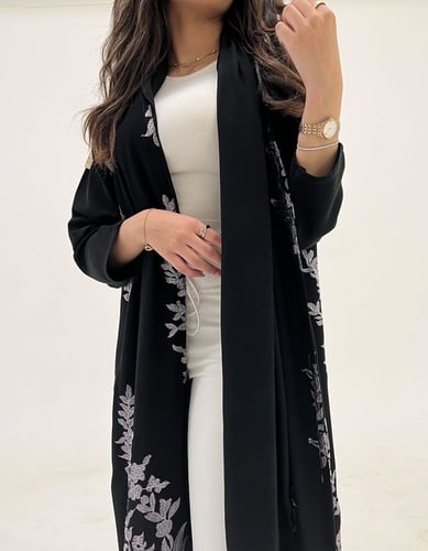 عباية كريب نص كلوش مطرز