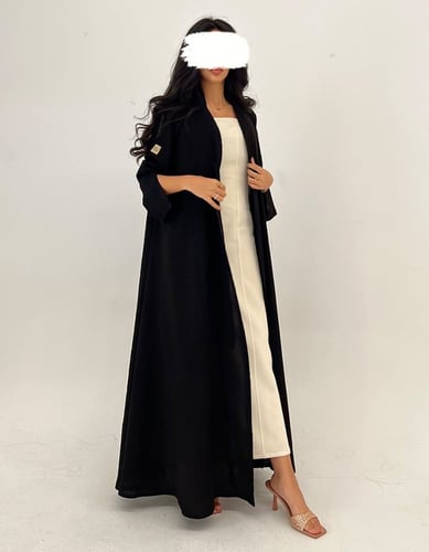 كريب أسود كلوش من الخلف جاكار بلمعه