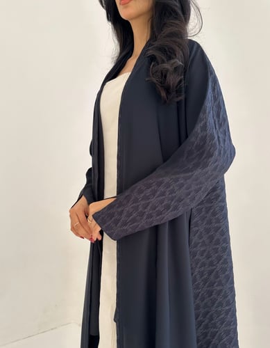 كريب ناعم كحلي مع جاكار من الخلف كلوش