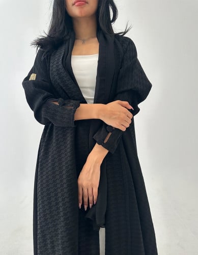 عباية كريب اسود كلوش مع أزرار في الأكمام