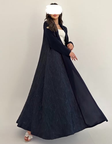 كريب كحلي خفيف مع تفته جاكار بلمعه خفيفة كلوش