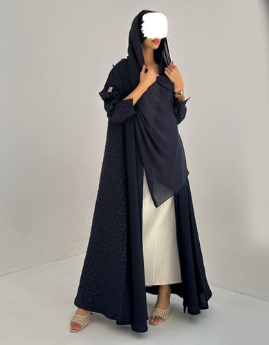 كريب ناعم كحلي مع جاكار من الخلف كلوش