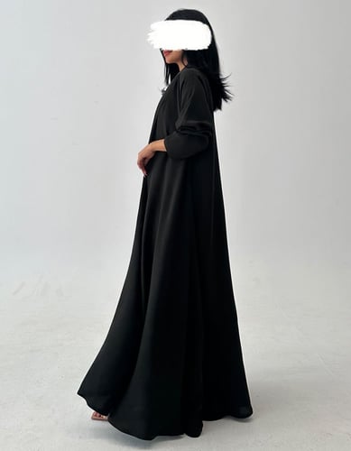 عباية كريب ناعم والأكمام ضيقه زيتي غامق