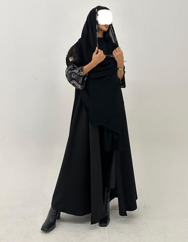 شامواه أسود كلوش مع جوخ مطرز كسرة من الخلف