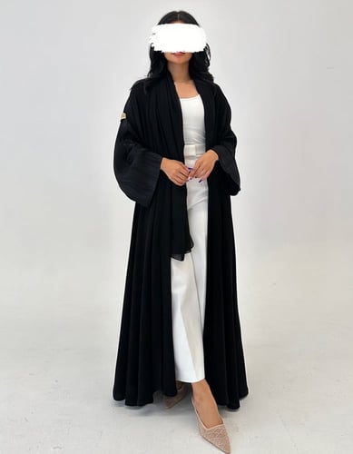 عباية كريب فاحم كلوش مع أكمام واسعه جاكار