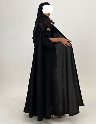 كريب أسود كلوش من الخلف جاكار بلمعه