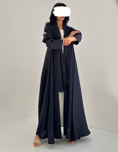 كريب ناعم كحلي مع جاكار من الخلف كلوش