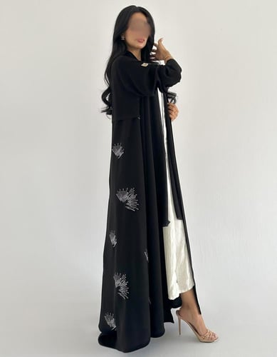 كريب اسود مطرز بدرجات الرمادي من الخلف كلوش