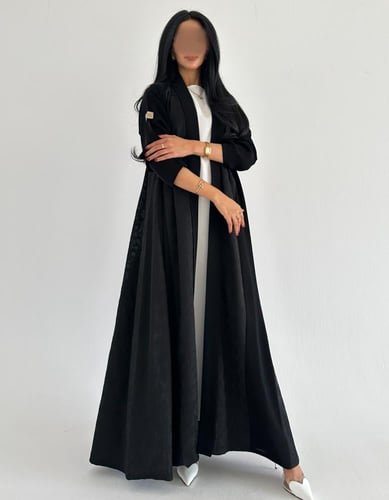 كريب اسود مع لنن هندي كلوش