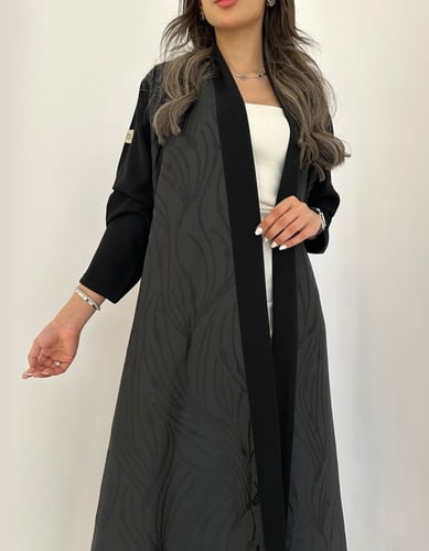 عباية تفته مع اكمام كريب قصة كلوش