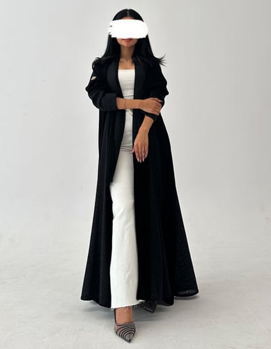 عباية كلوش كريب أسود مع كسرات لنن