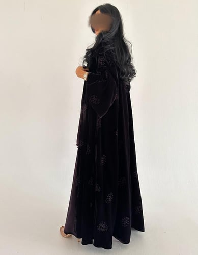 مخمل بنفسجي غامق كلوش اكمام كلوش مطرز منثور