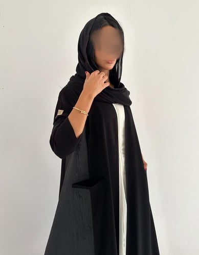 كريب اسود عملي مع تفته كلوش بجيب