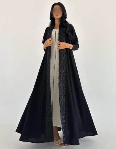 كريب صيفي مطرز اسود كلوش اكمام استرتش ضيقة