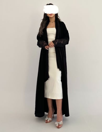 عباية كريب خفيف نص كلوش مع دانتيل فرنسي