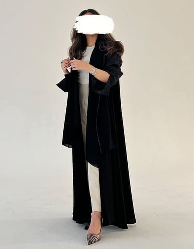 عباية ملكي كلوش والاكمام تفته بفتحه