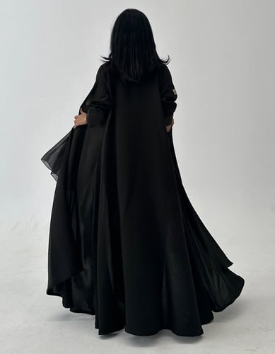 عباية كريب ناعم والأكمام ضيقه زيتي غامق