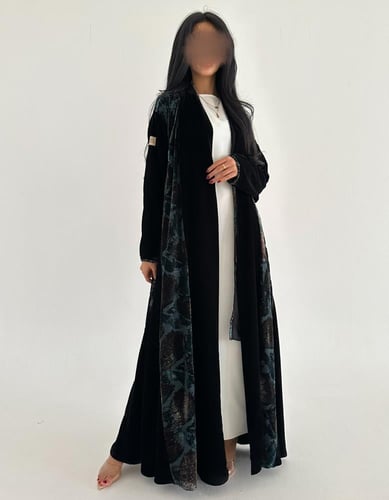 مخمل اسود كوري مع جوانب مخمل ملون كلوش