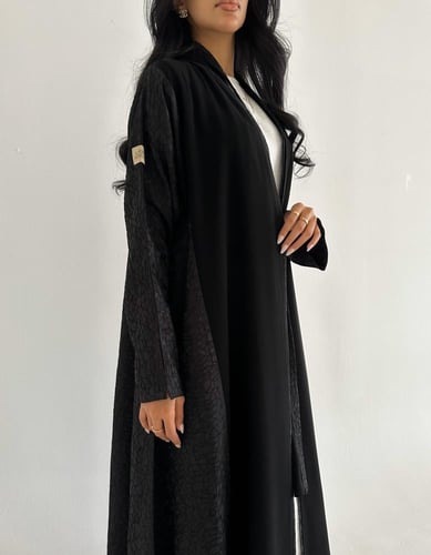 كريب اسود كلوش مع جاكار تفته كوري