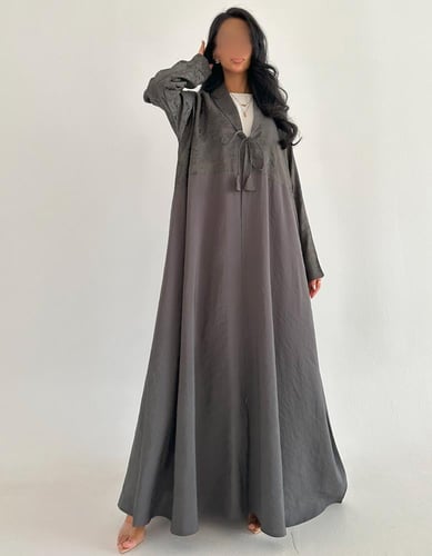 كريب زيتي نص كلوش مع جاكار