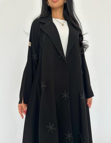 كريب ملكي رسمي مطرز كلوش سواد فاحم