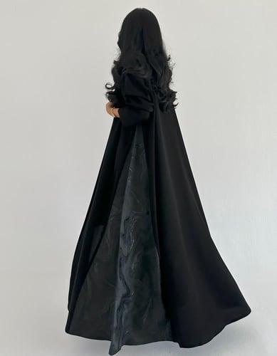 كريب ملكي مع تفته اسود فالجوانب كلوش