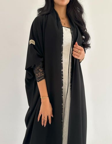 كريب ملكي مع تل فرنسي ربع بشت