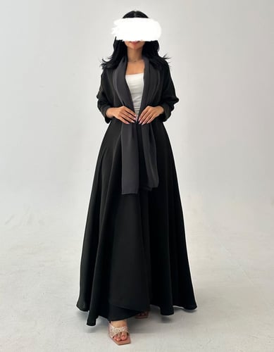 عباية كريب ناعم والأكمام ضيقه زيتي غامق