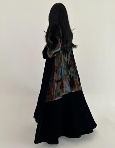 مخمل اسود كوري مع مخمل ملون من الخلف كلوش