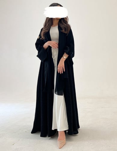 عباية كلوش جاكار أسود منقط
