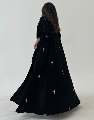 عباية ملكي كلوش مطرز