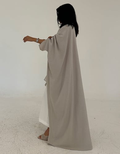 عباية كريب مكرمش نص بشت فتحة بالكم