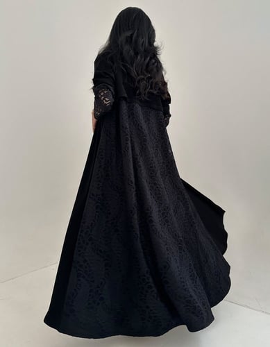 عباية كريب كلوش مع تُل فرنسي