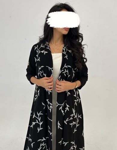 كريب أسود مطرز كلوش