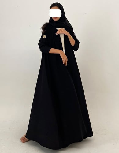 كريب أسود كلوش مع جوانب بلمعه