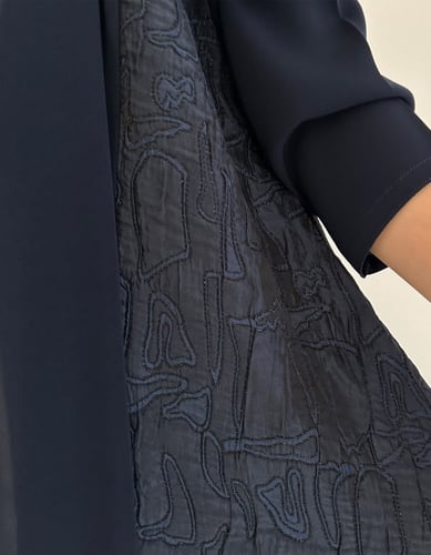 كريب كحلي خفيف مع تفته جاكار بلمعه خفيفة كلوش