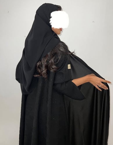 كريب أسود كلوش من الخلف جاكار بلمعه