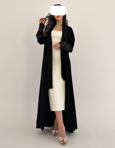 عباية كريب خفيف نص كلوش مع دانتيل فرنسي