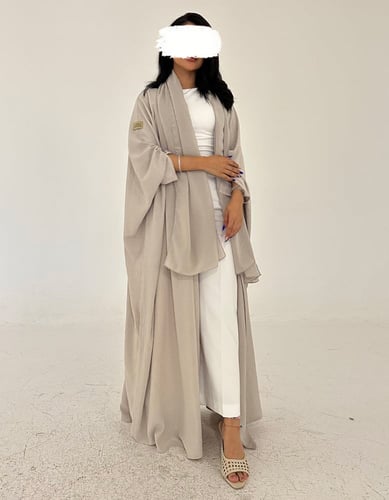 عباية كريب مكرمش نص بشت فتحة بالكم