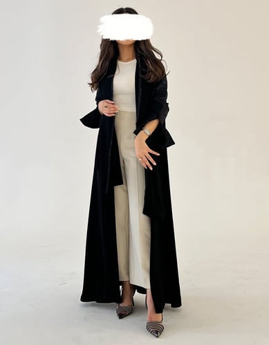 عباية ملكي كلوش والاكمام تفته بفتحه