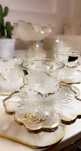 طقم عزوف مع عبارة نورتونا بالذهبي