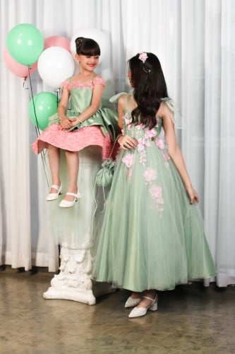 فستان الورد للسن المحير